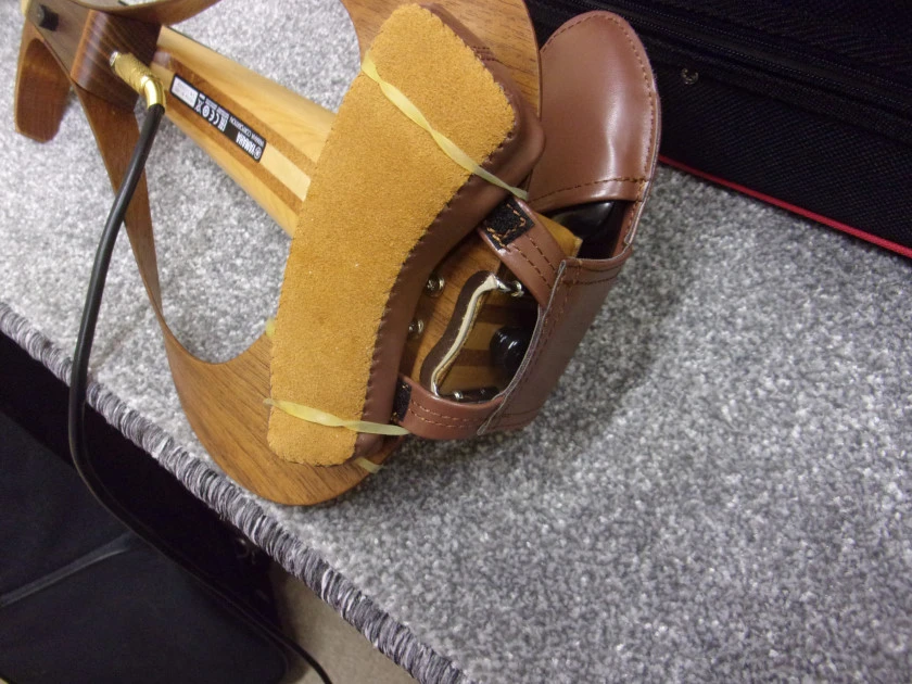Leather chinrest_0003.webp