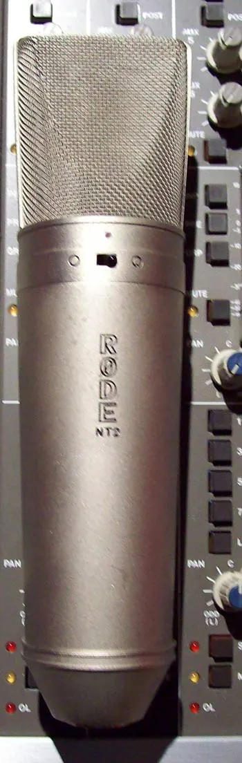 RODE NT2 初期型　シリアル4ケタ Amazon.co.jp: RODE NT2 : 楽器・音響機器