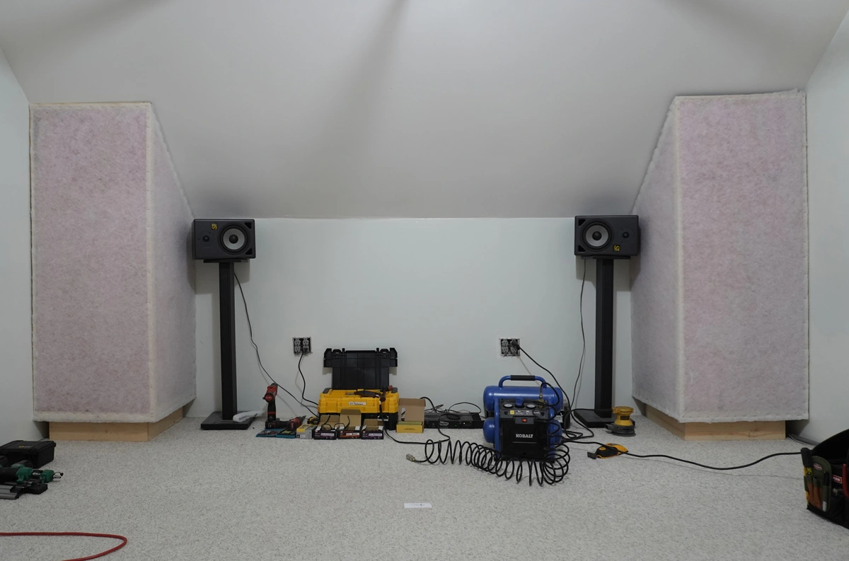 roomfront.webp