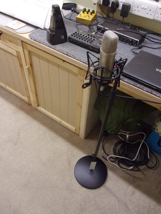 Studio_0002_01.webp