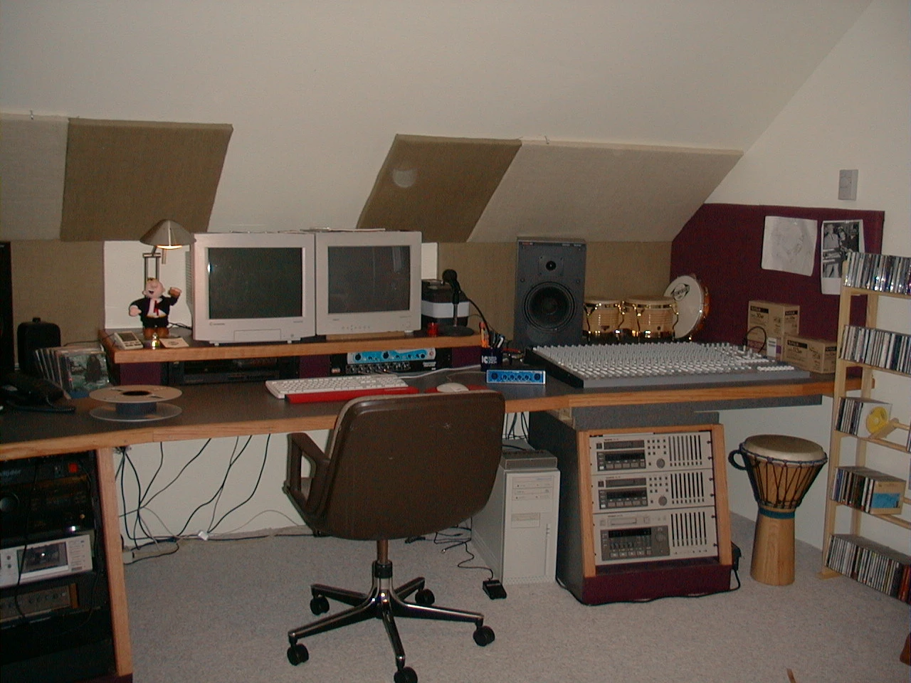 studiodesk.webp