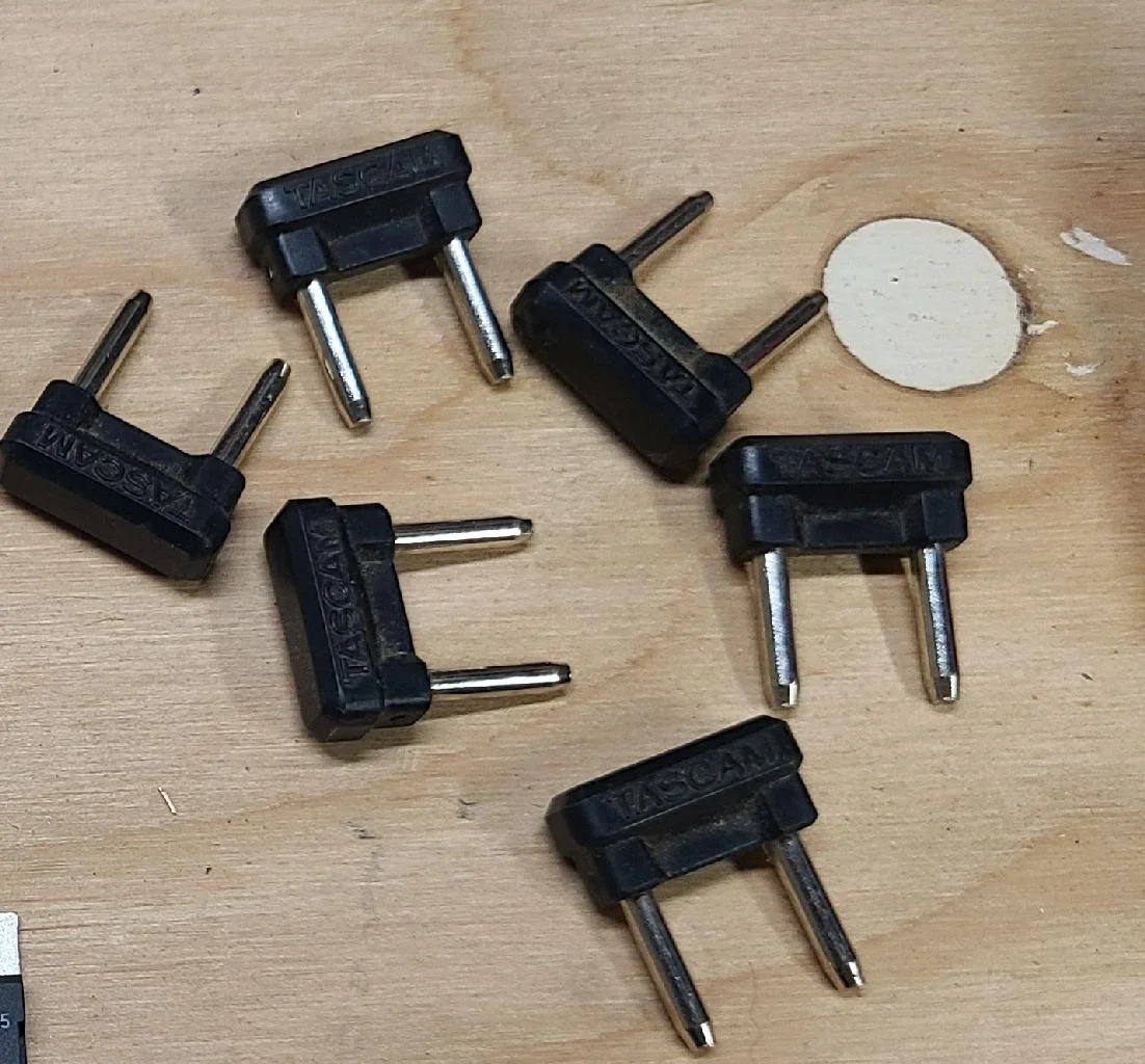 Tascam rca jumpers.webp