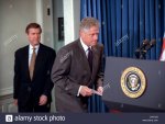 us-president-bill-clinton-walks-to-the-podium-in-the-briefing-room-D43YCB.jpg