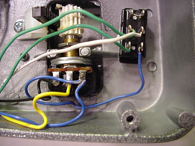 2%20Pic%20wah%20remove%20wire.jpg
