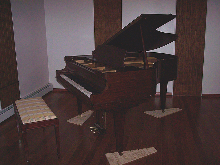 KnabeConcertGrandPiano.jpg