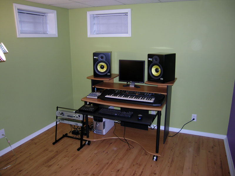 desk_2.jpg