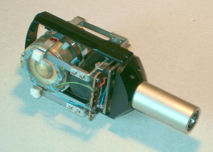 akg%20d12e%20-%20inside.jpg