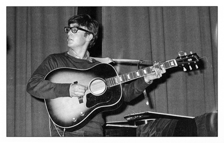 bbc_Gibson-John-Lennon-J-160e.jpg